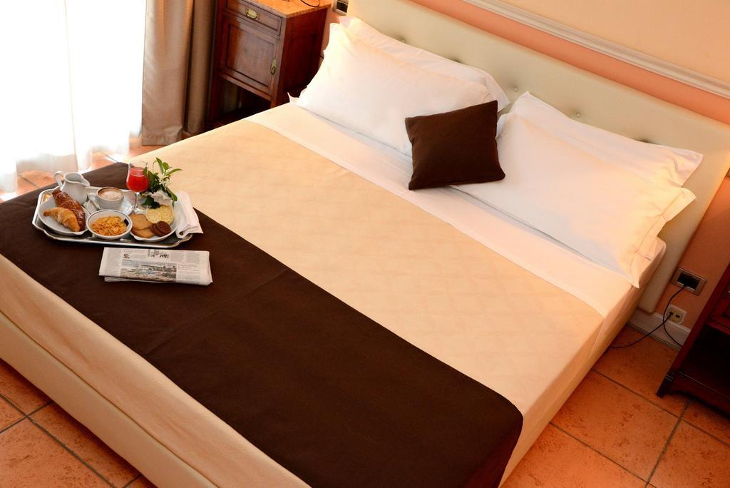 Hotel Ponte Di Rialto Crema Kamer foto