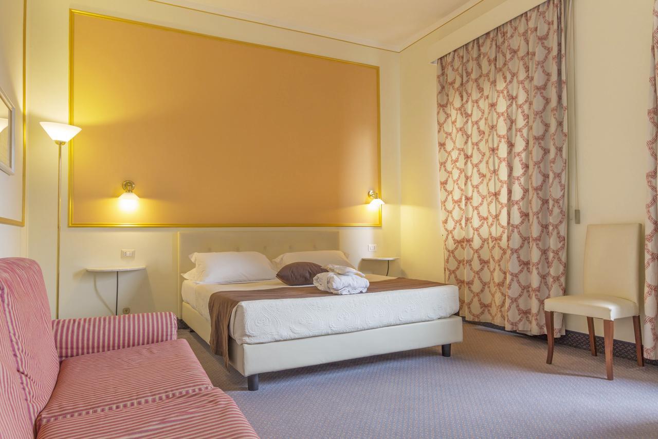 Hotel Ponte Di Rialto Crema Buitenkant foto